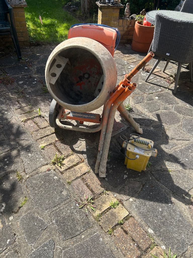 Cement mixer