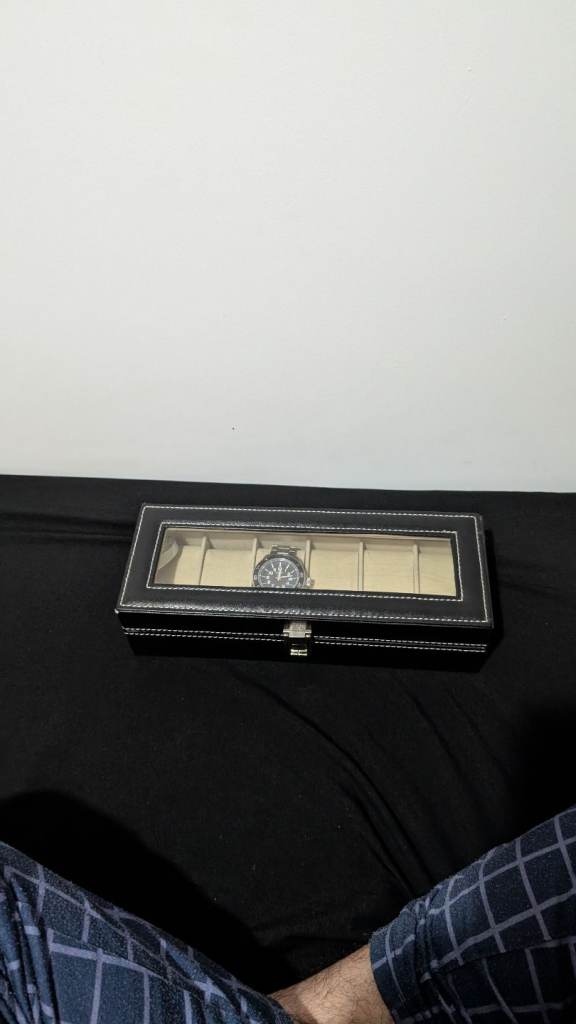 Watch box with 6 watches that can be displayed inside. FREE ESPRIT WATCH!
