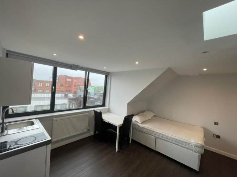Modern Studio Flat – NW2 – Near Willesden Green Station – Ideal for Students – Available Now