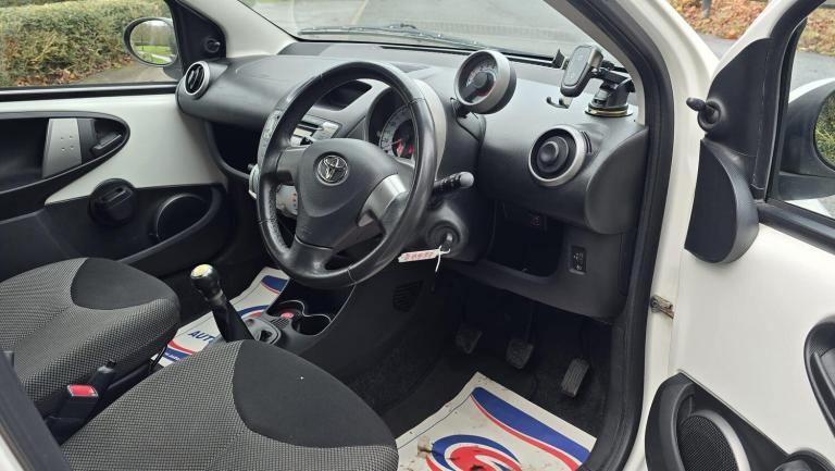 2012 Toyota AYGO 1.0 VVT-i Fire Euro 5 5dr HATCHBACK Petrol Manual