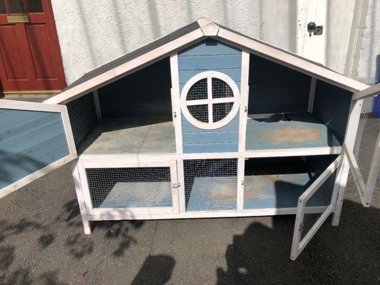 Rabbit hutch