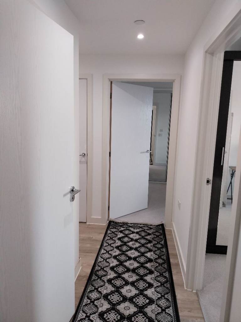 LARGE ROOM AVAILABLE FOR RENT IN HIGH STREET HOUNSLOW TW3 