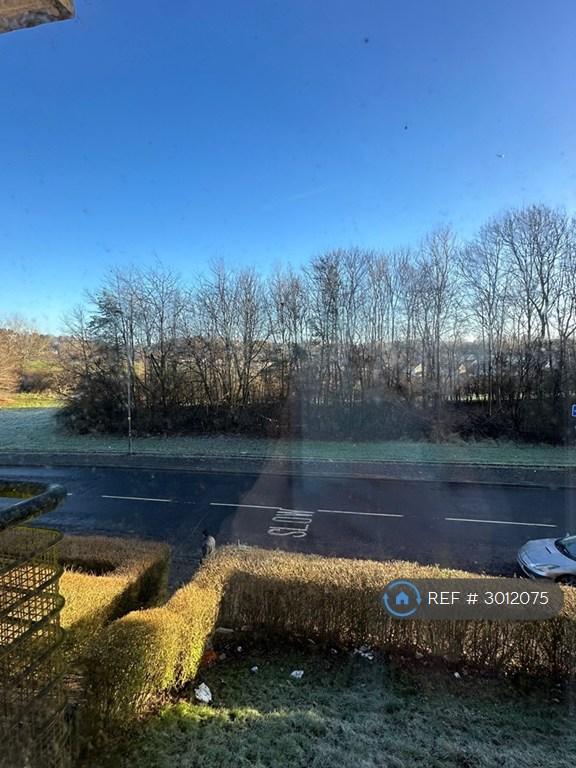 2 bedroom flat in Kinfauns Drive, Glasgow, G15 (2 bed) (#3012075)