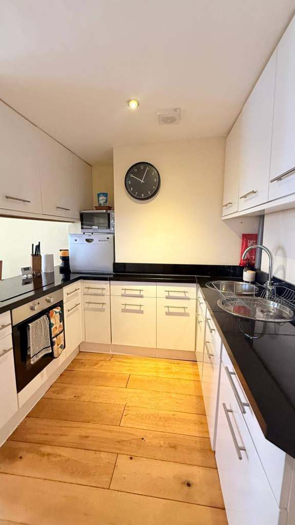 Airbnb Turnover Cleaning London | Fixed Price From £40