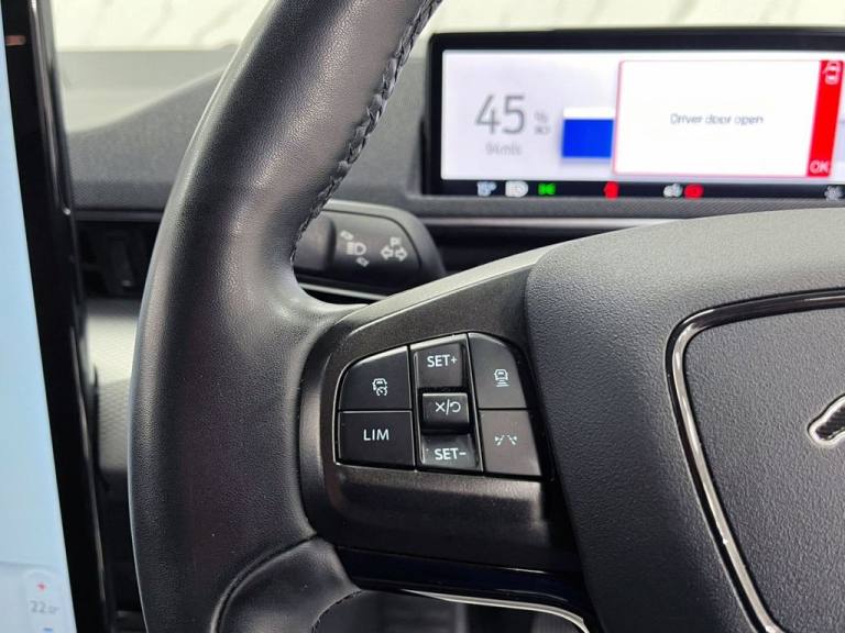 2021 Ford Mustang Mach-E Standard Range 70kWh SUV 5dr Electric Automatic (269 ps) HATCHBACK ELECT...