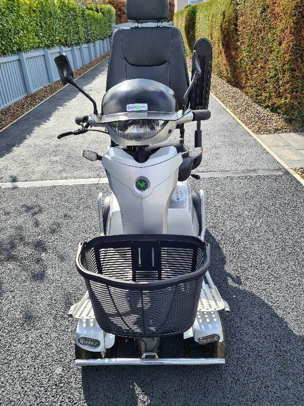 Larger quingo vitesse 2 good irder can deliver 