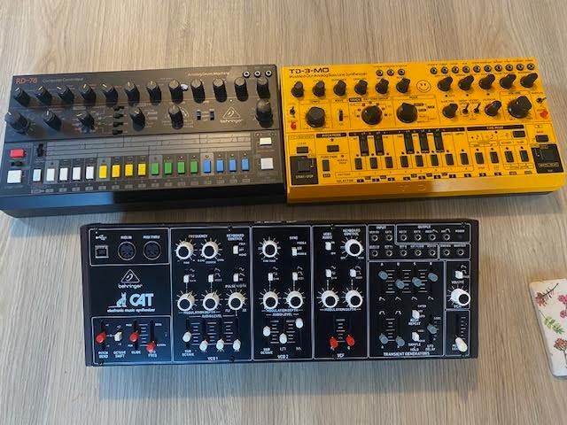 Behriinger analogue synth modules