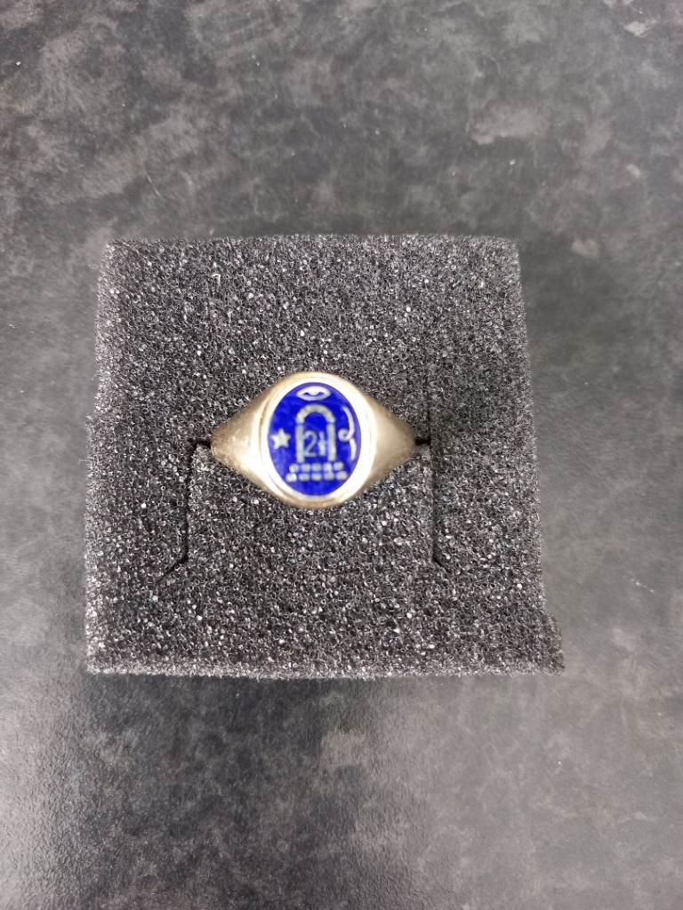MENS 2 AND A HALF ORANGE ORDER RING VERY GOOD CONDITION (SIZE T)