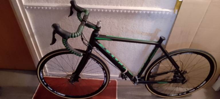 SCOTT SPEEDSTER S30 DISC BIKE MED,WHEELS: RSP CX 3.0 TYRES: PANARACER PASELA TIAGRA STI LEVERS