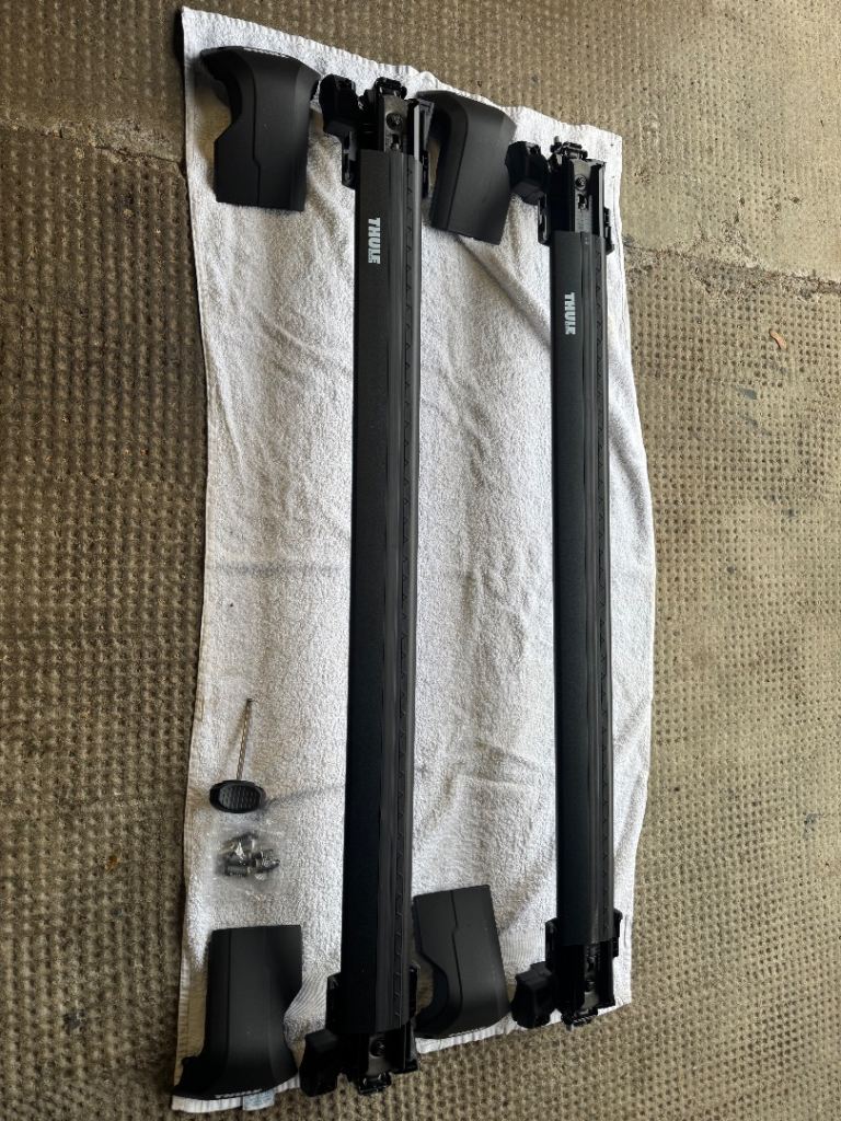 Thule Wingbar Edge Roofrack (new and never used)