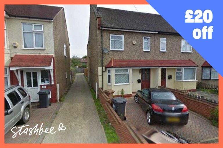 Garage to rent in London (E4) | Stashbee