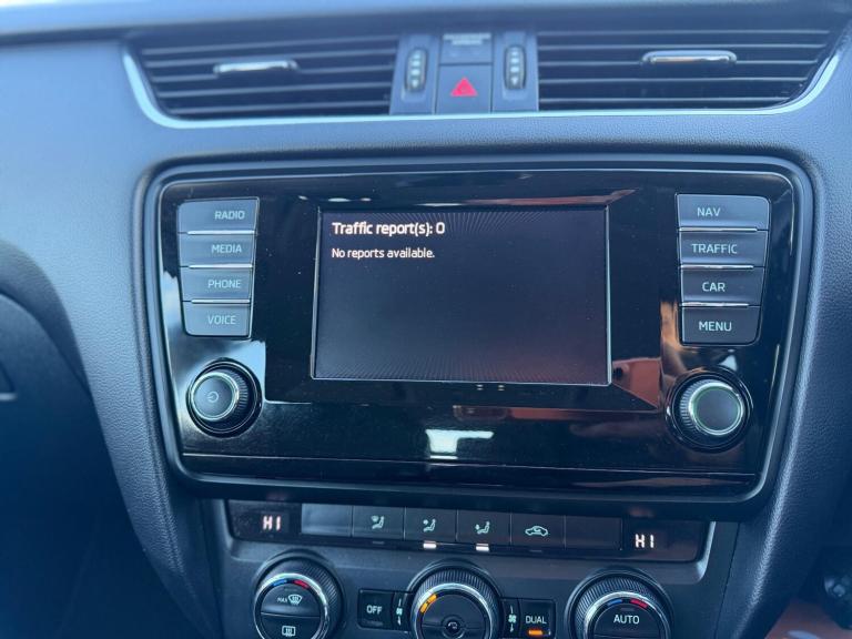 2013 Skoda Octavia 1.4 TSI Elegance Estate 5dr Petrol DSG Euro 5 (s/s) (140 ps) ESTATE Petrol Aut...