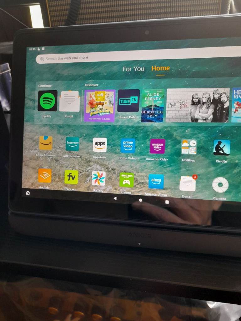 Amazon fire 10 tablet with charging stand