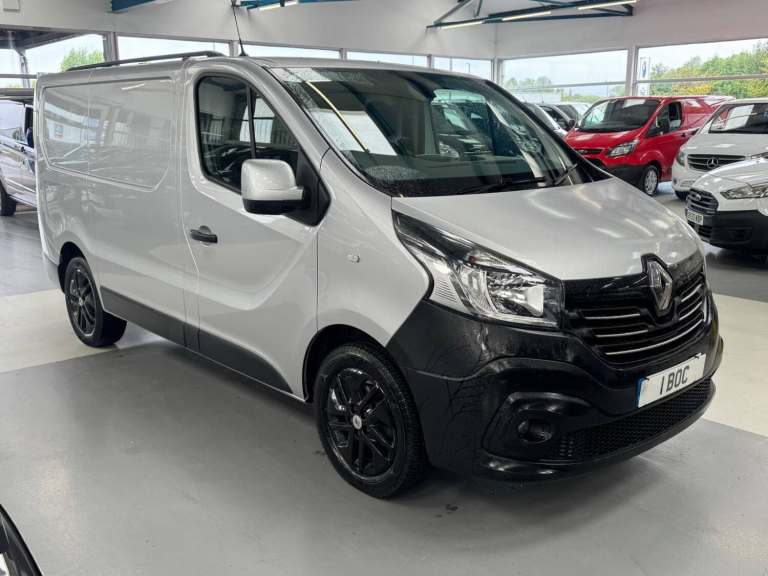 2019 Renault Trafic 1.6 dCi 27 Sport Nav SWB Standard Roof Euro 6 5dr PANEL VAN Diesel Manual