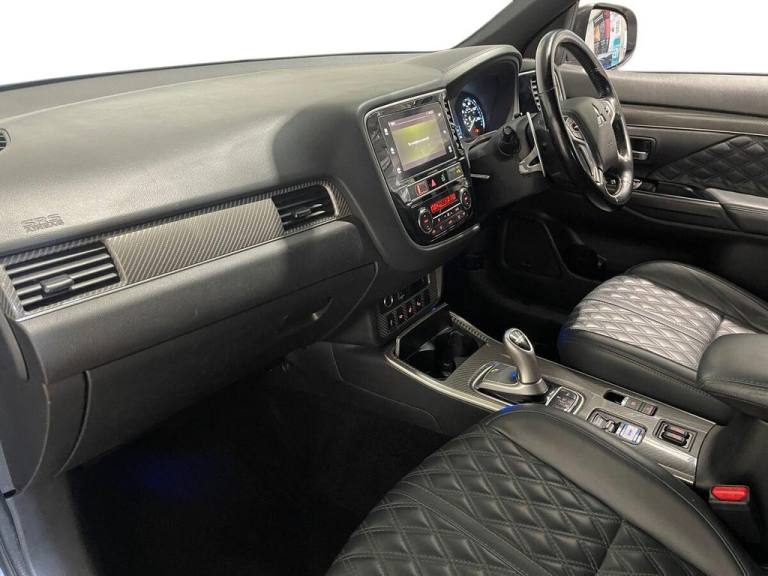 2018 Mitsubishi Outlander 2.4h TwinMotor 13.8kWh 5hs SUV 5dr Petrol Plug-in Hybrid CVT 4WD Euro 6...