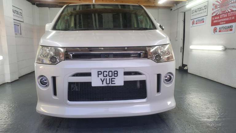 Mitsubishi delica d5 2.4 auto petrol 4x4 7 seats fresh japanese import 20 alloy
