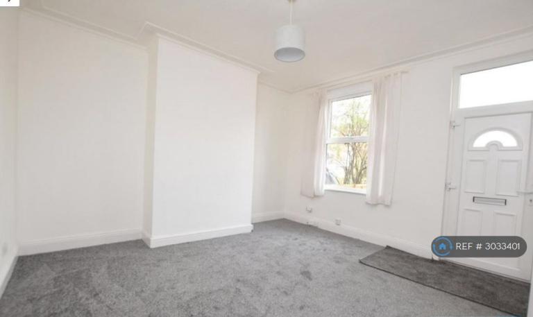 2 bedroom house in Barton Place, Leeds, LS11 (2 bed) (#3033401)