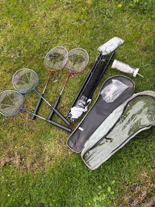 Carlton Airblade Attack Rackets X 4 With Net & Poles,Lines,Pegs & Shuttlecocks