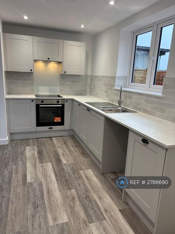 2 bedroom flat in Southfield House, Waterlooville, PO7 (2 bed) (#2786690)