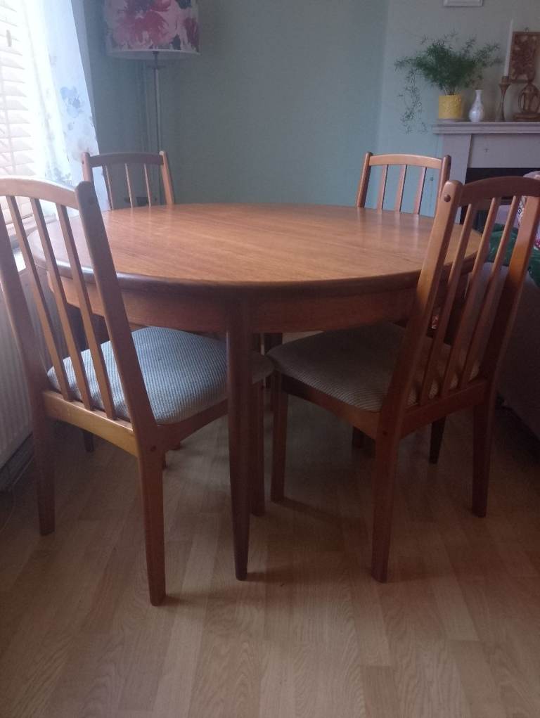 Extendable Vintage Teak Dining Table with 4 Chairs