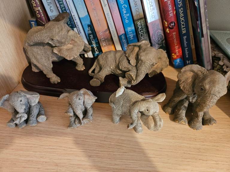 Tuskers collectible Elephant Ornaments & Figurines – Collection of 6