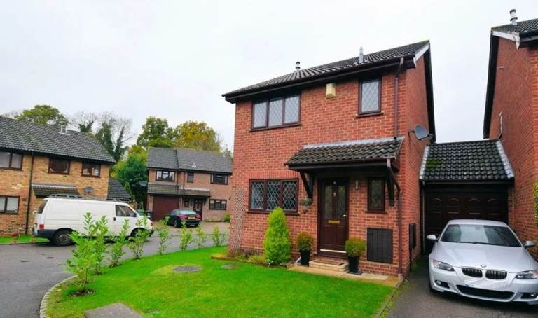 🪴3-Bedroom Detached House to Rent  Kemerton Close, Calcot, Reading RG31🏠