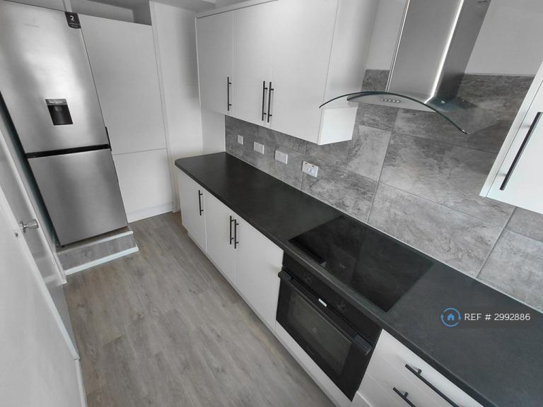 1 bedroom flat in Dundasvale Court, Glasgow, G4 (1 bed) (#2992886)
