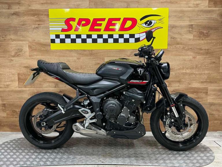 TRIUMPH TRIDENT 660