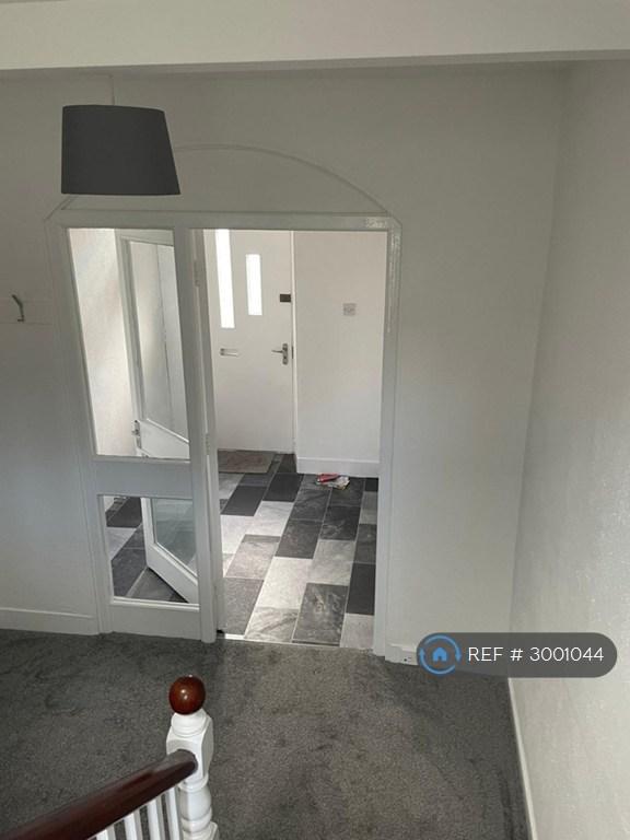 3 bedroom flat in The Square, Inverurie, AB51 (3 bed) (#3001044)