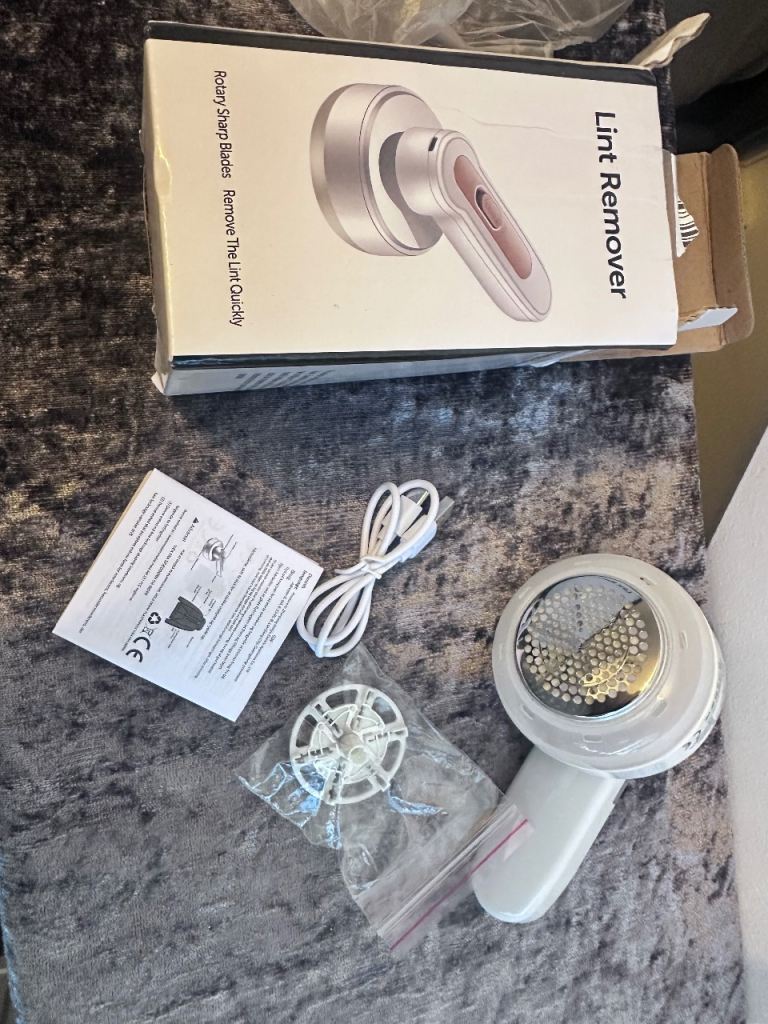 New Lint Remover – White, Boxed