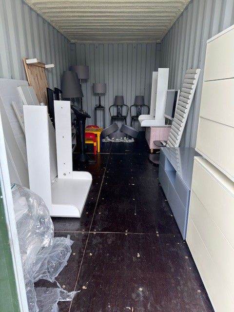 VARIOUS HOUSEHOLD ITEMS IN STORAGE 