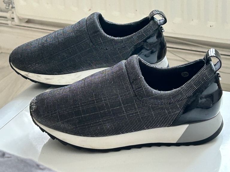 Trainers Russell and Bromley Size 6