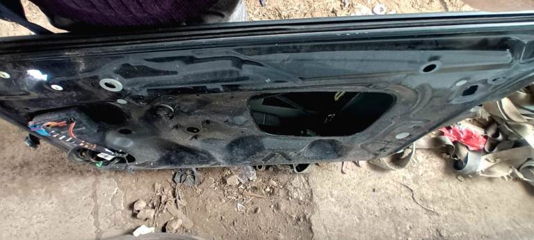 14rg golf 2 door driver seat door for sale - £99