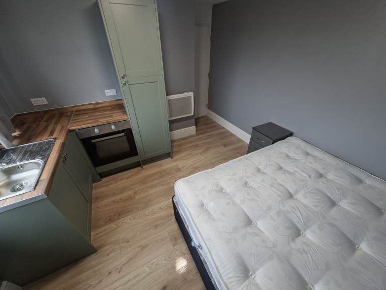 Self Contained Castle Vale 