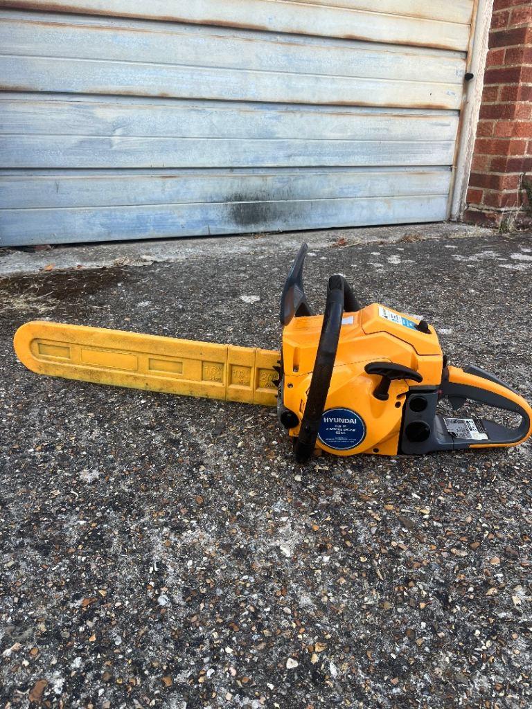 Hyundai 62cc Petrol Chainsaw - Good Working Condition