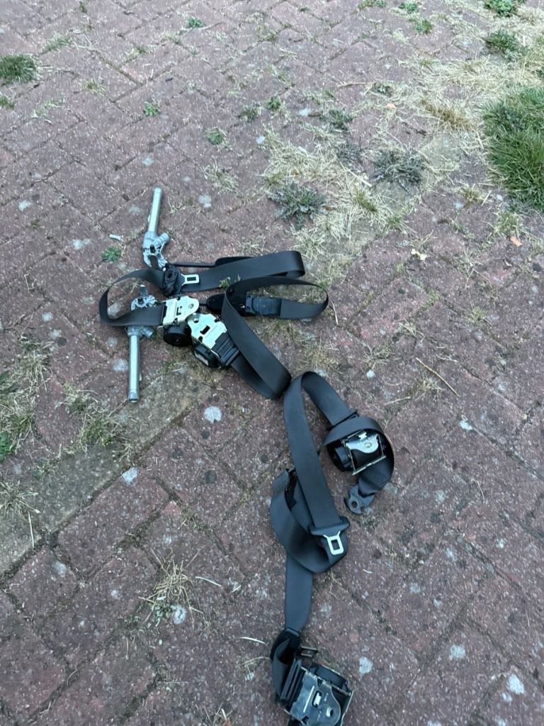 Vauxhall Corsa D 2006–2014 – Full Set of 4 Seat Belts.