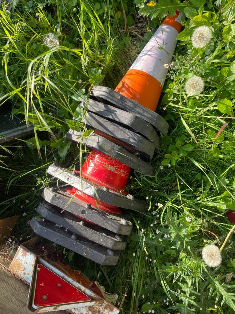 8 traffic cones
