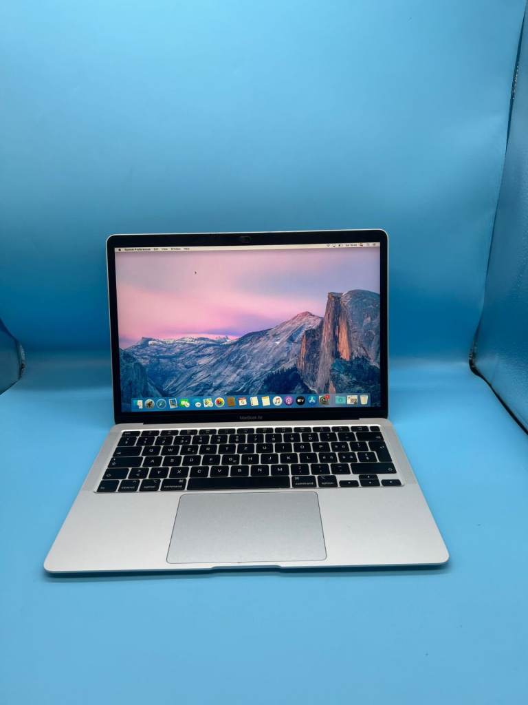 Apple MacBook Air 2019 intel i5 Chip New Flash SSD