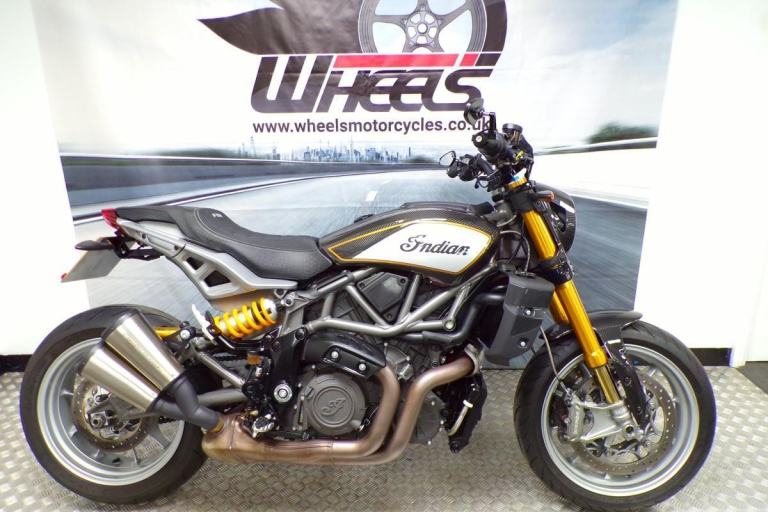 2025 INDIAN FTR R CARBON
