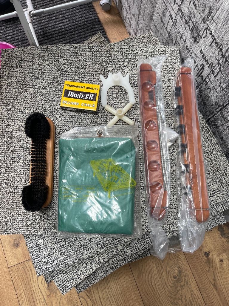 Pool table accessories set