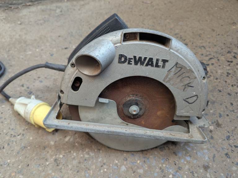 DEWALT 1150W 110V CIRCULAR SAW IN GOOD WORKING ORDER DEWALT 110 VOLT SAW + CAN BE SEEN WORKING