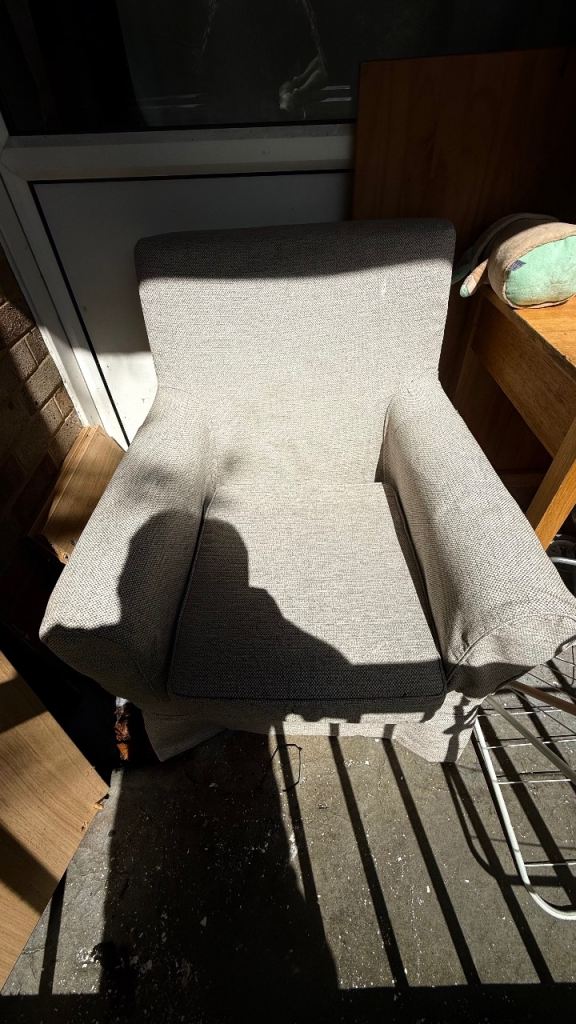Single sofa 