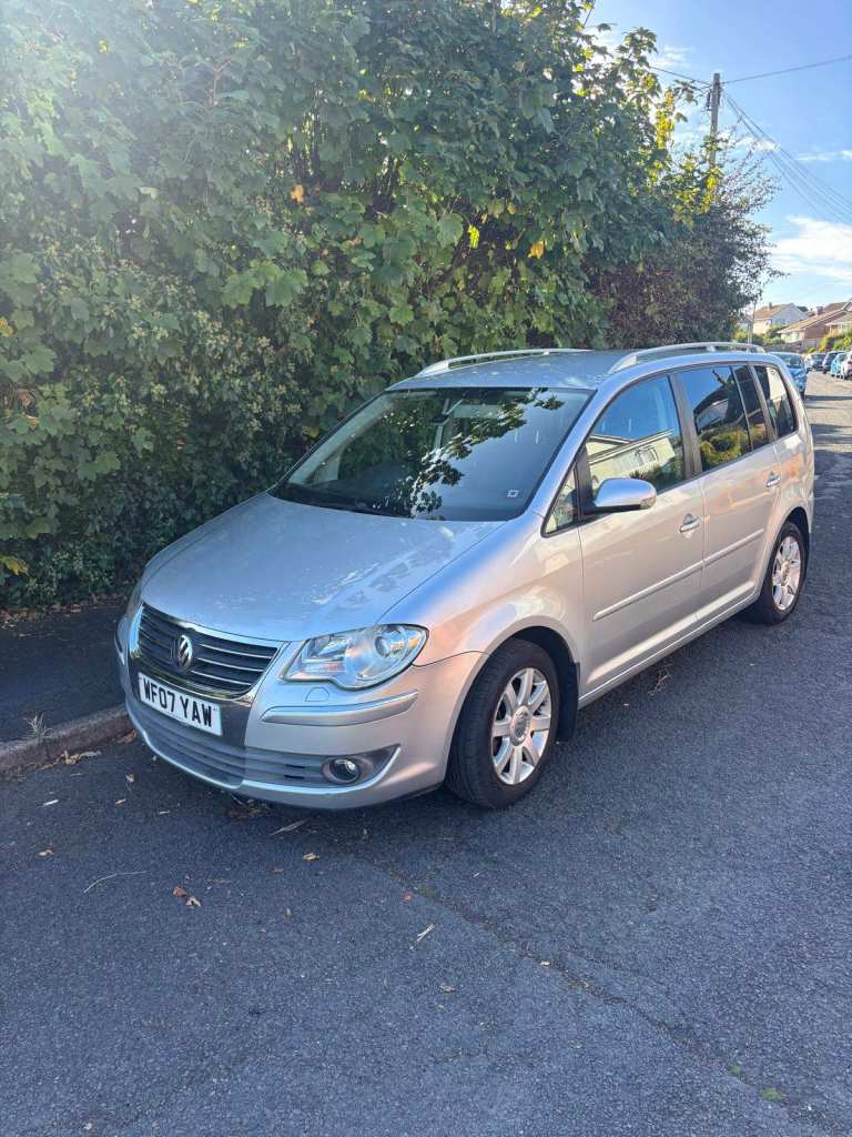 VW Touran 2.0PD DSG (Automatic)140 Sport, 12 months MOT