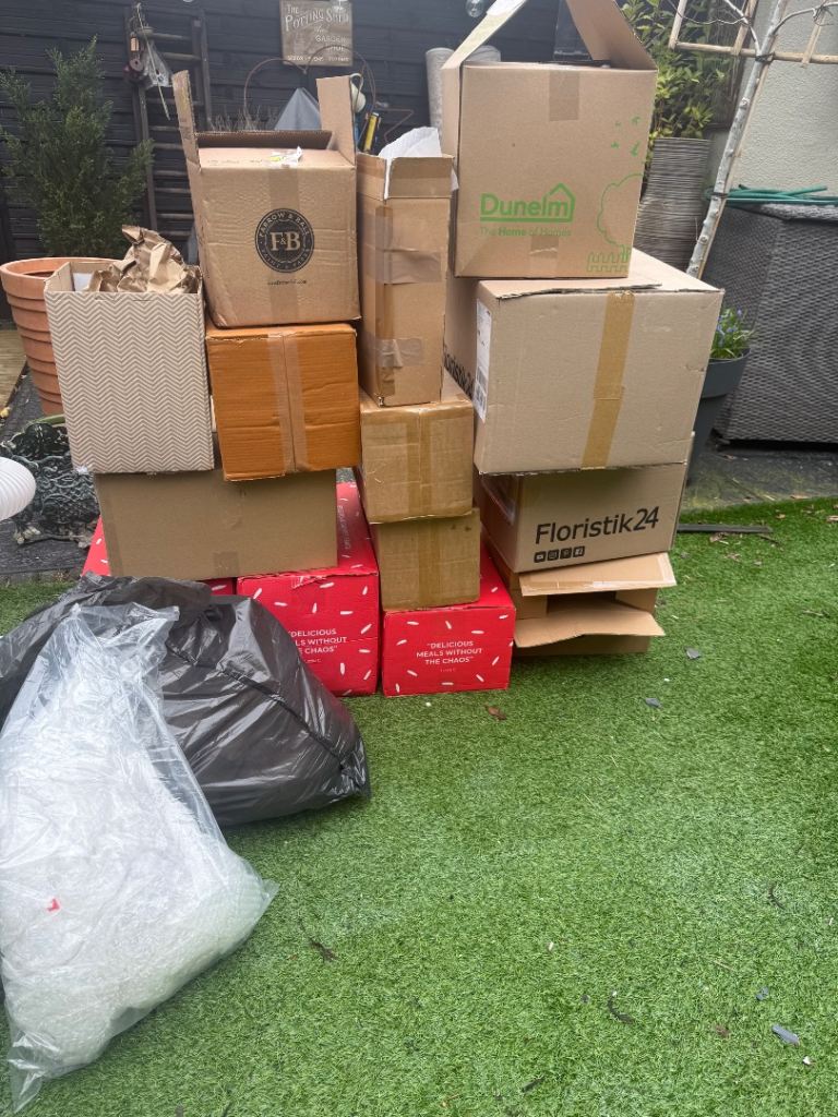 Cardboard boxes and bubble wrap for reseller or house move 