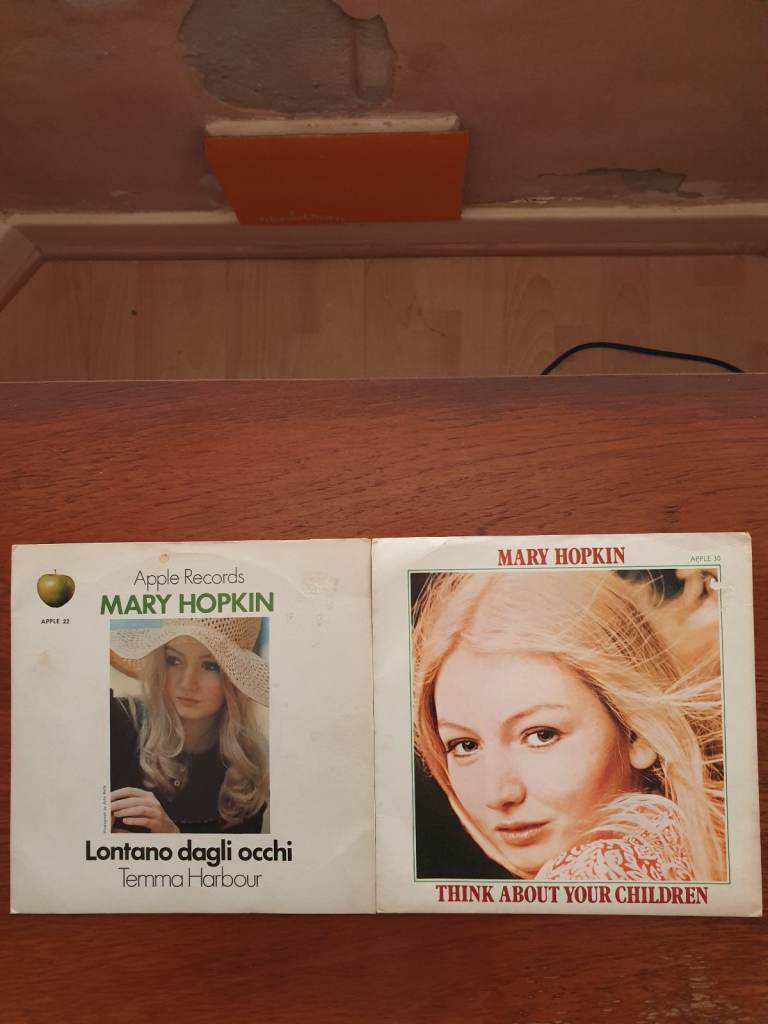 MARY HOPKINS 7 INCH SINGLES 