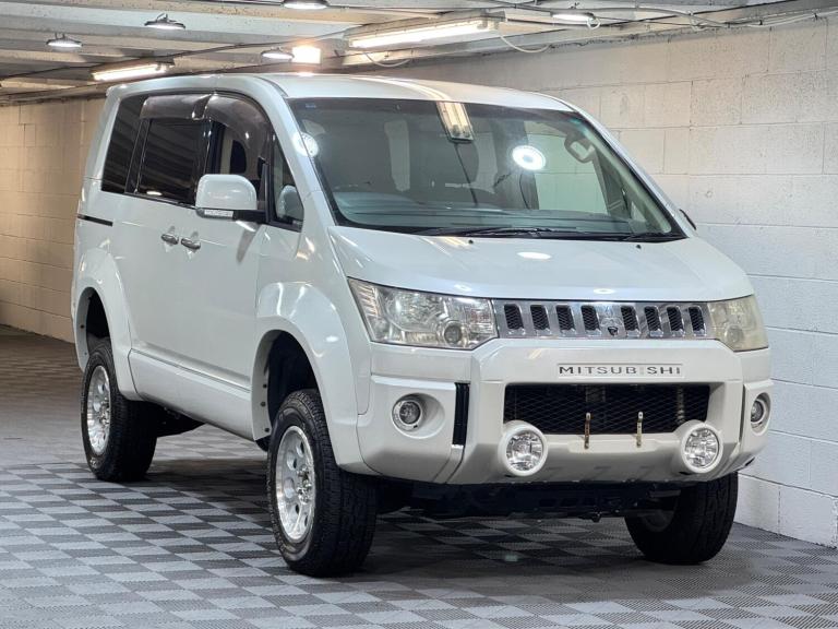 Mitsubishi Delica D5 2.4 G POWER PACKAGE 4WD With LIFT KIT Petrol Automatic