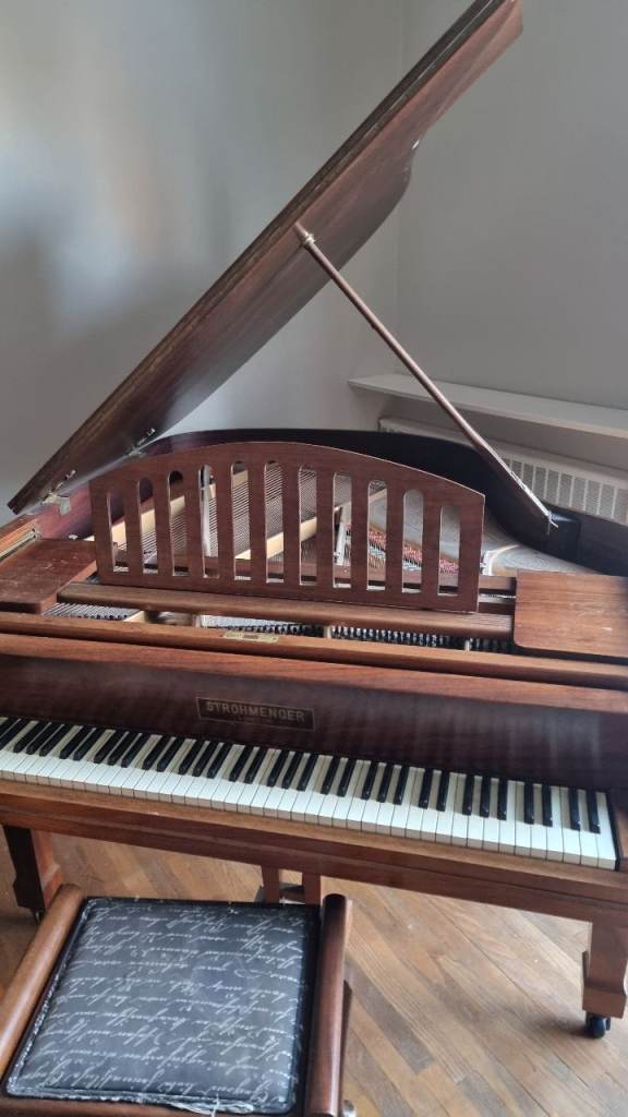 Strohmenger Piano