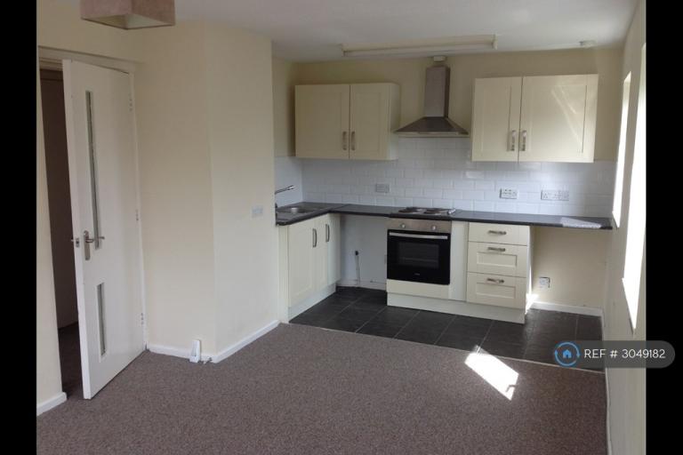 1 bedroom flat in St. Lukes Court, Willerby, HU10 (1 bed) (#3049182)