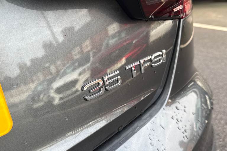 2020 Audi A4 2.0 TFSI 35 S line S Tronic Euro 6 (s/s) 4dr Saloon PETROL Automatic