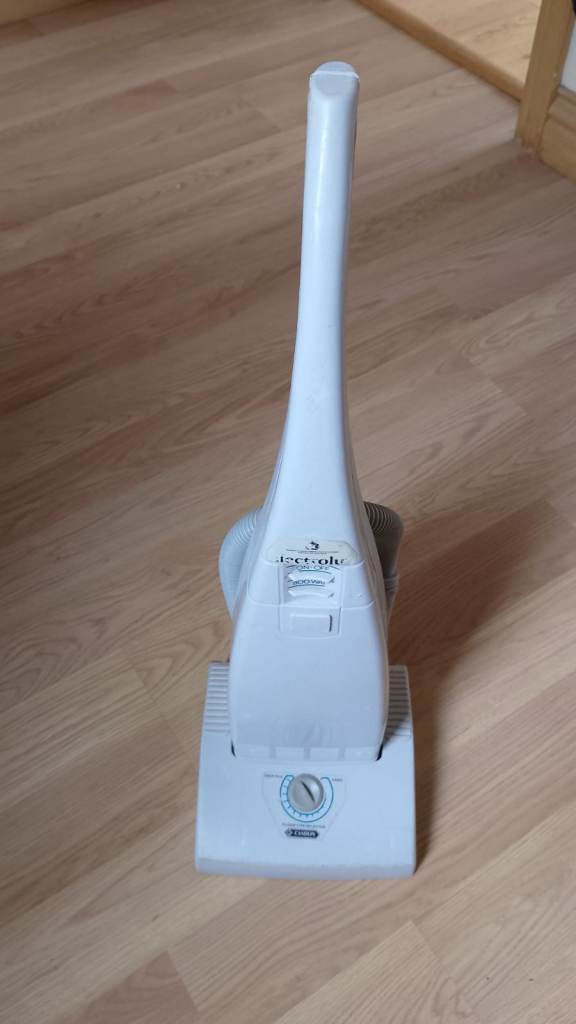 Toy vacuum cleaner
